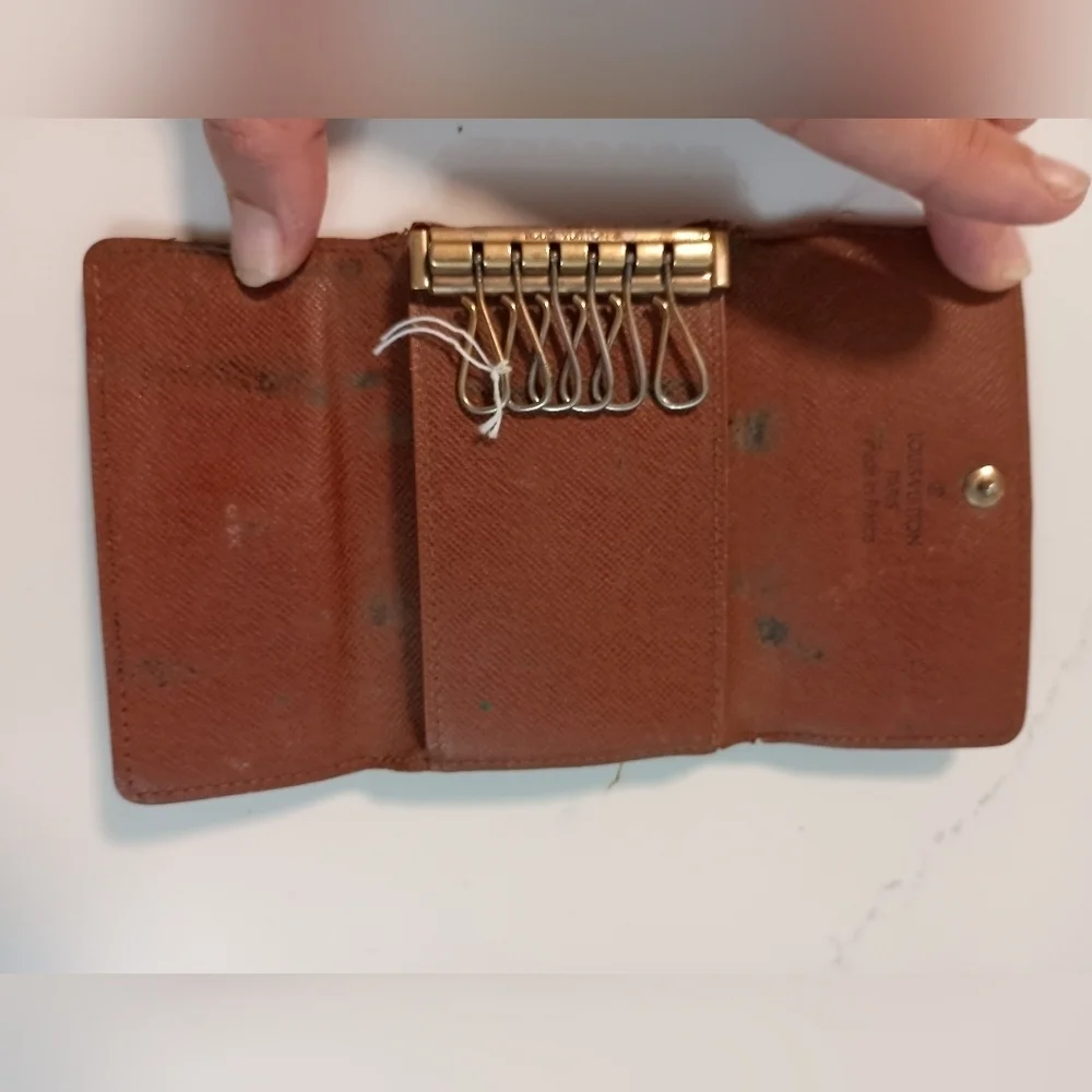 Authentic LOUIS VUITTON Monogram Multicles 6 Key Case